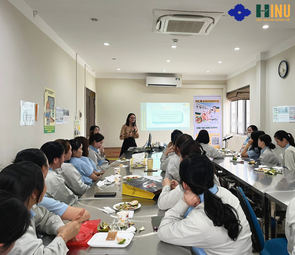 Một buổi đào tạo dinh dưỡng dành cho cán bộ công nhân viên